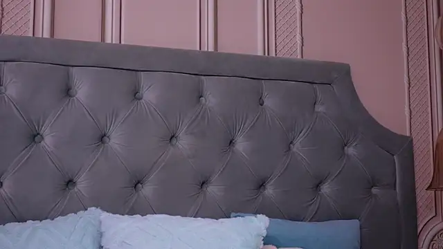 LucyAddison online show from 6, 4, 2026