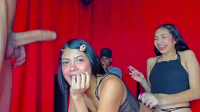 Snapshot of Extreme_Team8 chatting on 15, 11, 2025 Extreme Team8 online show from 15, 11, 2025