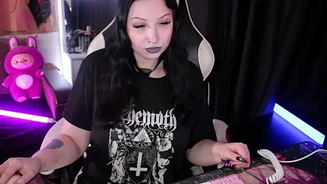 Kitty goth online show from 3, 8, 2026