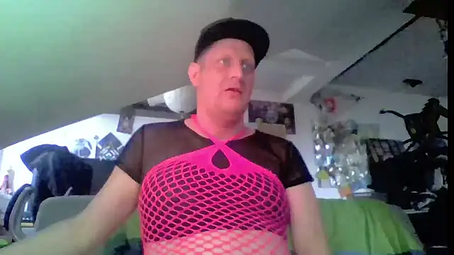 Bigthroaterboy online show from 12, 6, 2026