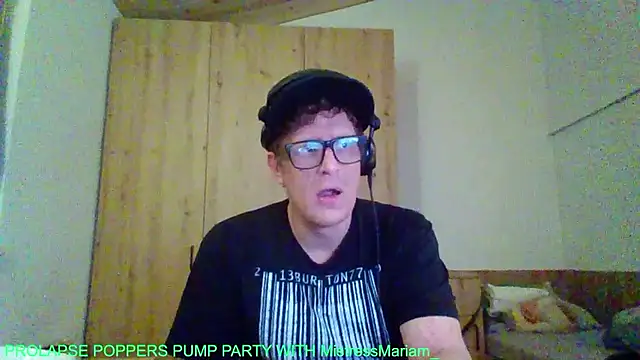 Snapshot of Bigthroaterboy chatting on 10, 9, 2025 Bigthroaterboy online show from 10, 9, 2025