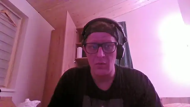Snapshot of Bigthroaterboy chatting on 2, 10, 2025 Bigthroaterboy online show from 2, 10, 2025