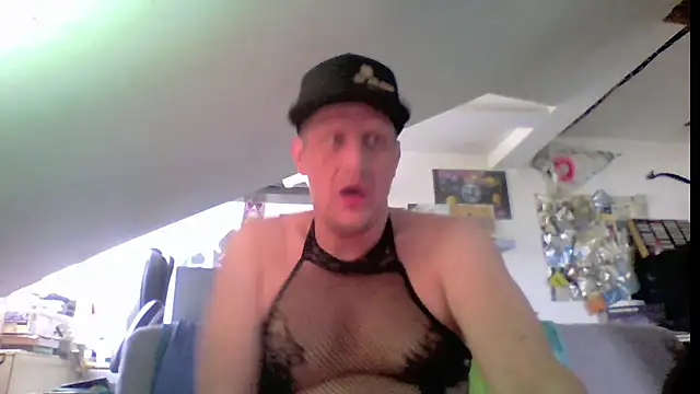 Bigthroaterboy online show from 15, 6, 2026