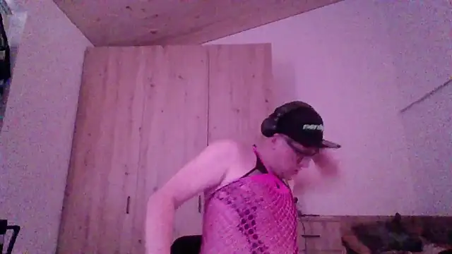 Bigthroaterboy online show from 9, 10, 2025