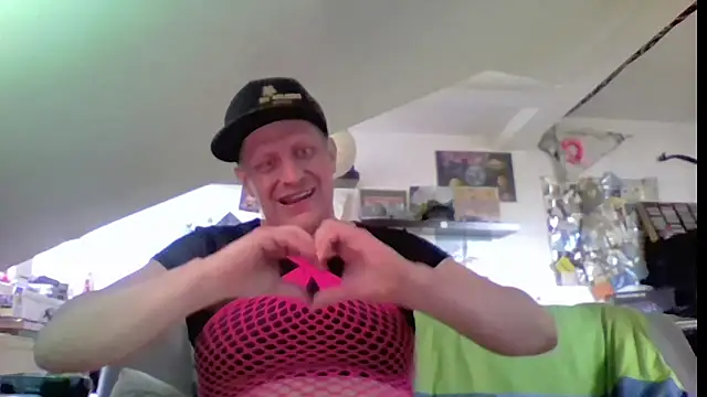 Bigthroaterboy online show from 13, 6, 2026