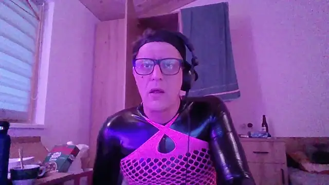 Snapshot of Bigthroaterboy chatting on 3, 10, 2025 Bigthroaterboy online show from 3, 10, 2025