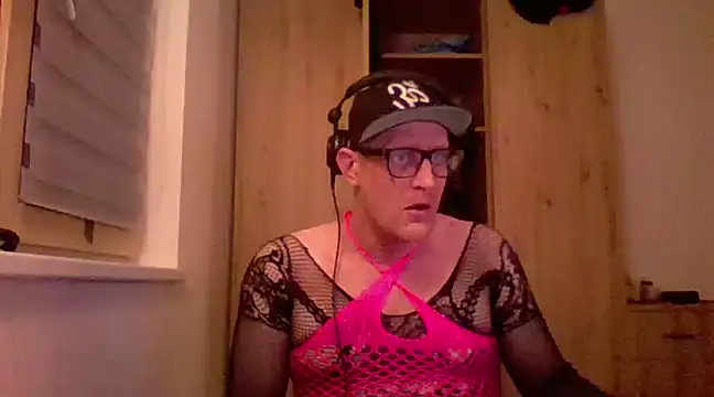 Snapshot of Bigthroaterboy chatting on 8, 2, 2025 Bigthroaterboy online show from 8, 2, 2025