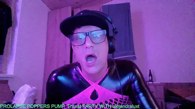 Snapshot of Bigthroaterboy chatting on 5, 10, 2025 Bigthroaterboy online show from 5, 10, 2025