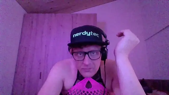 Snapshot of Bigthroaterboy chatting on 8, 10, 2025 Bigthroaterboy online show from 8, 10, 2025