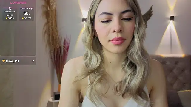 Nathaly-sky online show from 6, 7, 2026