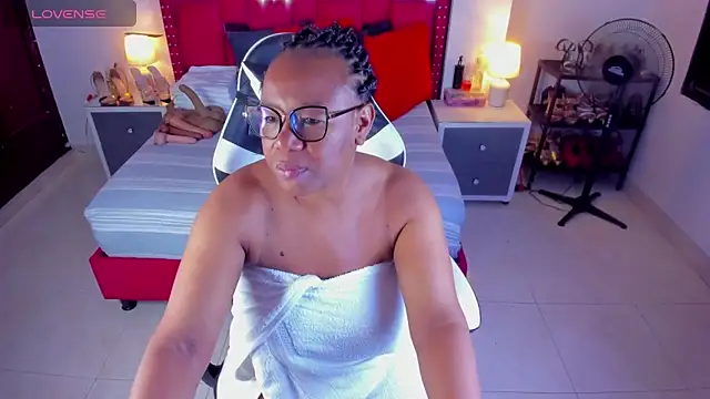 ShantalDior online show from 11, 9, 2025