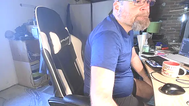 Snapshot of MagnusCockus chatting on 23, 4, 2026 MagnusCockus online show from 23, 4, 2026