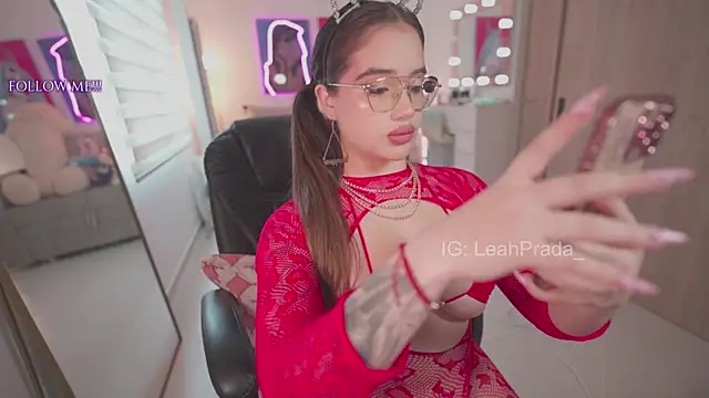 LeahPrada  online show from 10, 7, 2026
