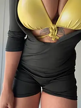 Snapshot of HaileyDiana chatting on 8, 6, 2026 HaileyDiana online show from 8, 6, 2026
