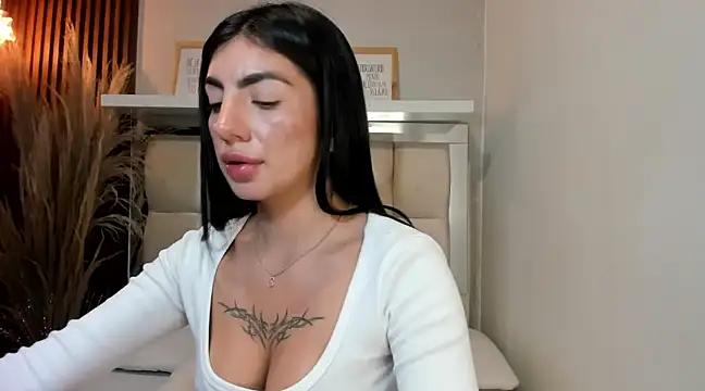 ANTONELLA  ROUSE  online show from 5, 2, 2025
