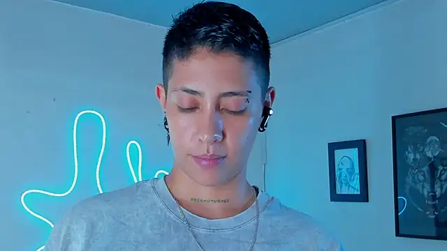 Aleja1214 online show from 15, 9, 2025