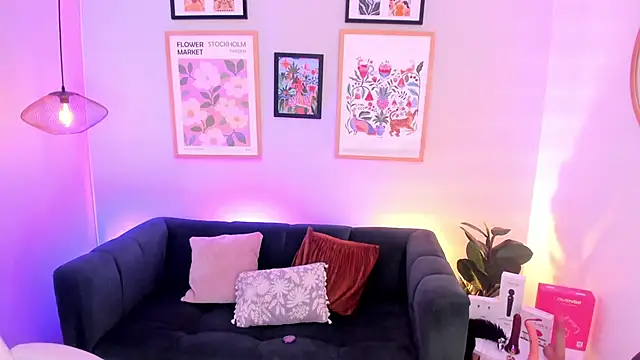 Melissa Koster online show from 12, 4, 2026