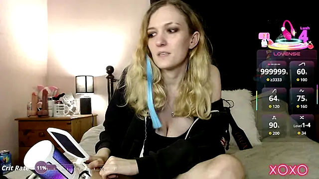 Snapshot of EllieeRose chatting on 13, 10, 2025 EllieeRose online show from 13, 10, 2025