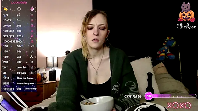 Snapshot of EllieeRose chatting on 29, 11, 2025 EllieeRose online show from 29, 11, 2025