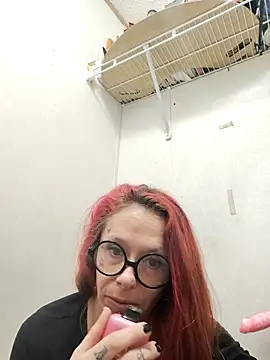 Snapshot of vvictoria_xxx chatting on 28, 11, 2025 vvictoria xxx online show from 28, 11, 2025