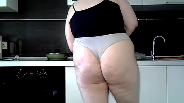 Snapshot of AnitaWillias chatting on 7, 7, 2026 AnitaWillias online show from 7, 7, 2026
