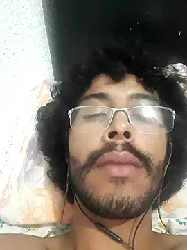 Snapshot of VitorXStrip chatting on 8, 11, 2025 VitorXStrip online show from 8, 11, 2025