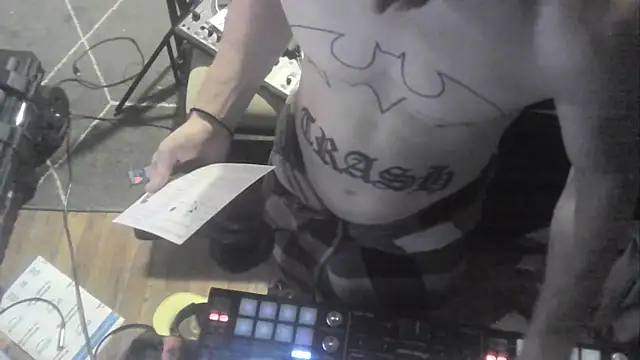 Snapshot of trash4cash chatting on 28, 4, 2026 trash4cash online show from 28, 4, 2026