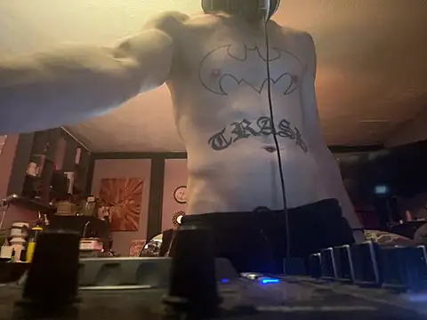 trash4cash online show from 8, 4, 2026