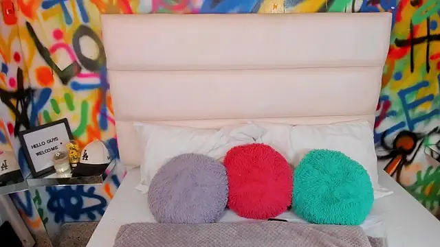 Liana Bernocchi online show from 11, 1, 2026