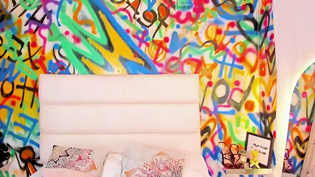 Liana Bernocchi online show from 5, 2, 2026