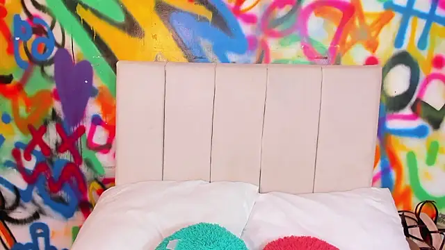 Liana Bernocchi online show from 6, 3, 2026