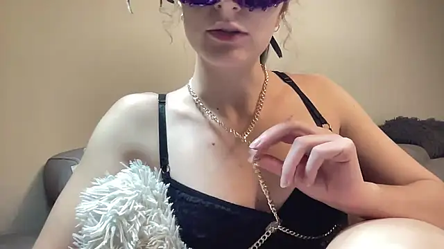 lexihot0000 online show from 10, 11, 2025