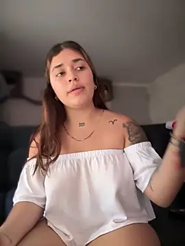 Snapshot of JoselinFlower_ chatting on 2, 3, 2025 JoselinFlower online show from 2, 3, 2025