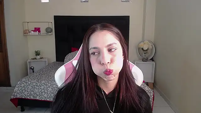 Snapshot of shanakendal2 chatting on 25, 10, 2025 shanakendal2 online show from 25, 10, 2025