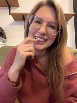 Snapshot of Vanilladreams chatting on 17, 5, 2026 Vanilladreams online show from 17, 5, 2026