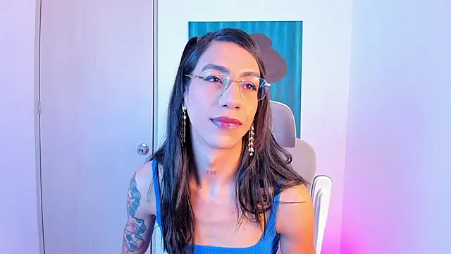 sofiaa grey  online show from 23, 4, 2026