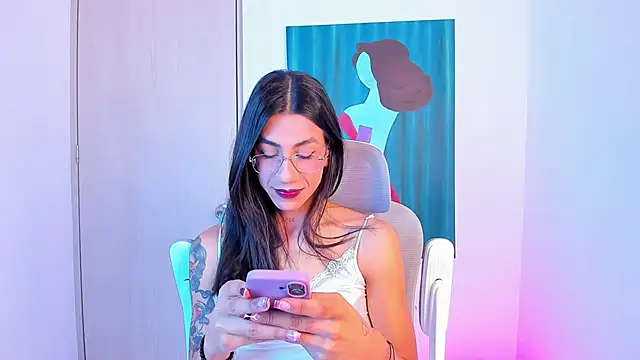 sofiaa grey  online show from 22, 4, 2026