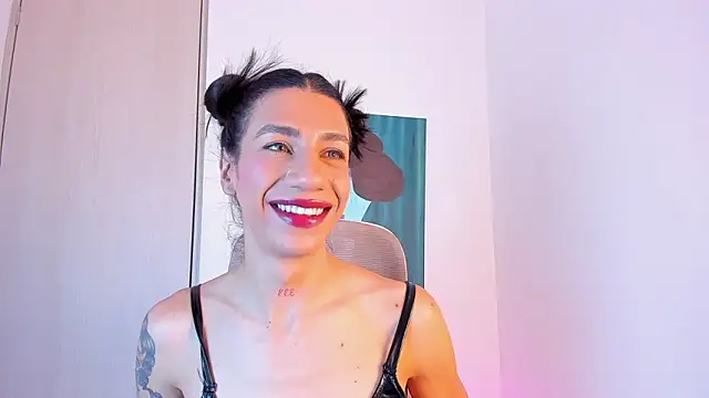 sofiaa grey  online show from 22, 3, 2026