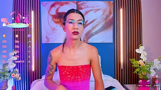 sofiaa grey  online show from 25, 9, 2025