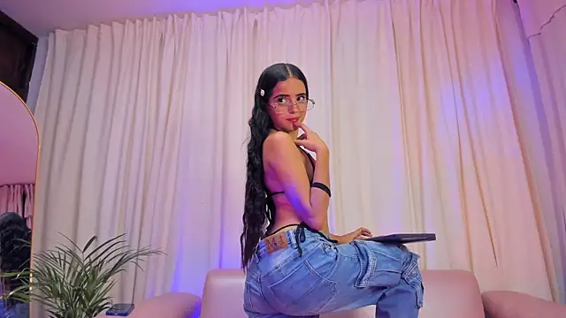 emilyclay 1 online show from 28, 3, 2026