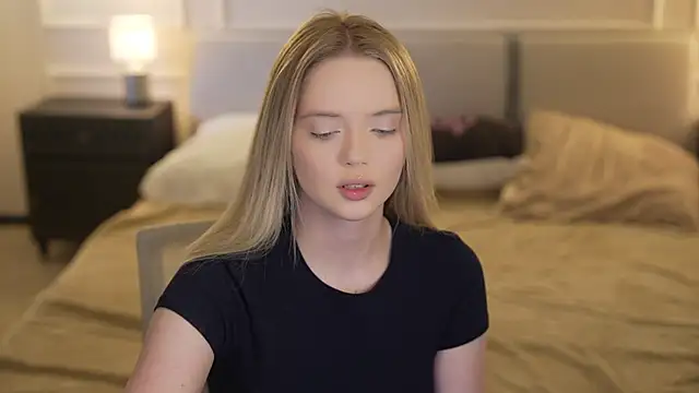 Snapshot of Cassy-Celestial_ chatting on 2, 11, 2025 Cassy-Celestial online show from 2, 11, 2025