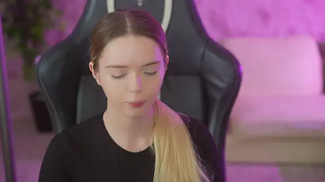 Snapshot of Cassy-Celestial_ chatting on 24, 10, 2025 Cassy-Celestial online show from 24, 10, 2025