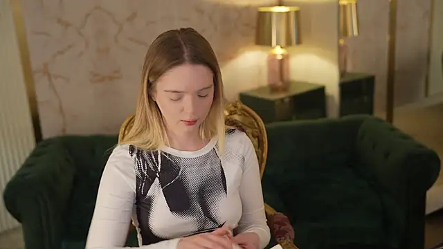 Snapshot of Cassy-Celestial_ chatting on 21, 10, 2025 Cassy-Celestial online show from 21, 10, 2025