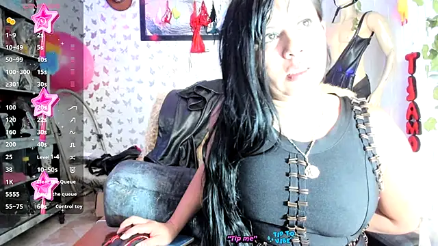 Snapshot of Erlinda-engel chatting on 9, 11, 2025 Erlinda-engel online show from 9, 11, 2025