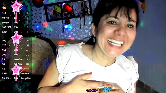 Snapshot of Erlinda-engel chatting on 1, 12, 2025 Erlinda-engel online show from 1, 12, 2025