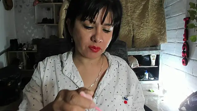 Snapshot of Erlinda-engel chatting on 20, 10, 2025 Erlinda-engel online show from 20, 10, 2025