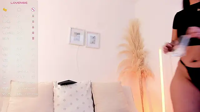 Snapshot of iara_martinez chatting on 20, 12, 2025 iara martinez online show from 20, 12, 2025