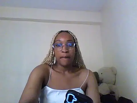 Snapshot of Sexy_briellah chatting on 9, 10, 2025 Sexy briellah online show from 9, 10, 2025