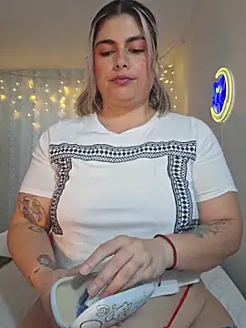 Juliietha servas online show from 5, 3, 2026