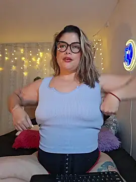 Snapshot of Juliietha_servas chatting on 8, 5, 2026 Juliietha servas online show from 8, 5, 2026